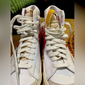 Nike Blazer Mid ‘77(women) vintage sneakers.